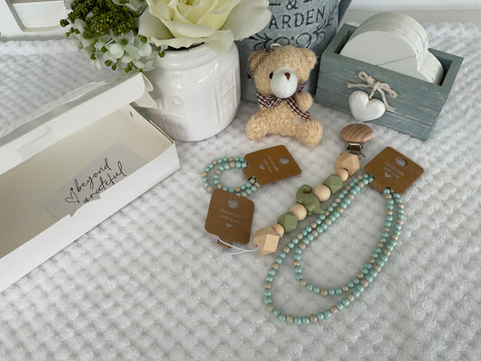 Reborn doll and child, bracelet, necklace, dummy clip & small teddy gift box